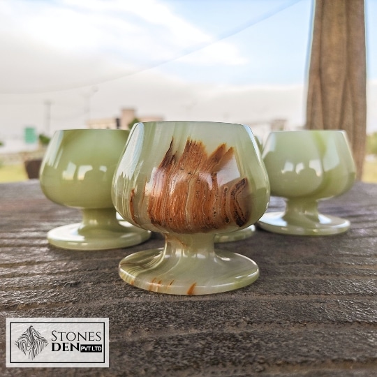 Stones Den Onyx Goblet Wine Glass 02